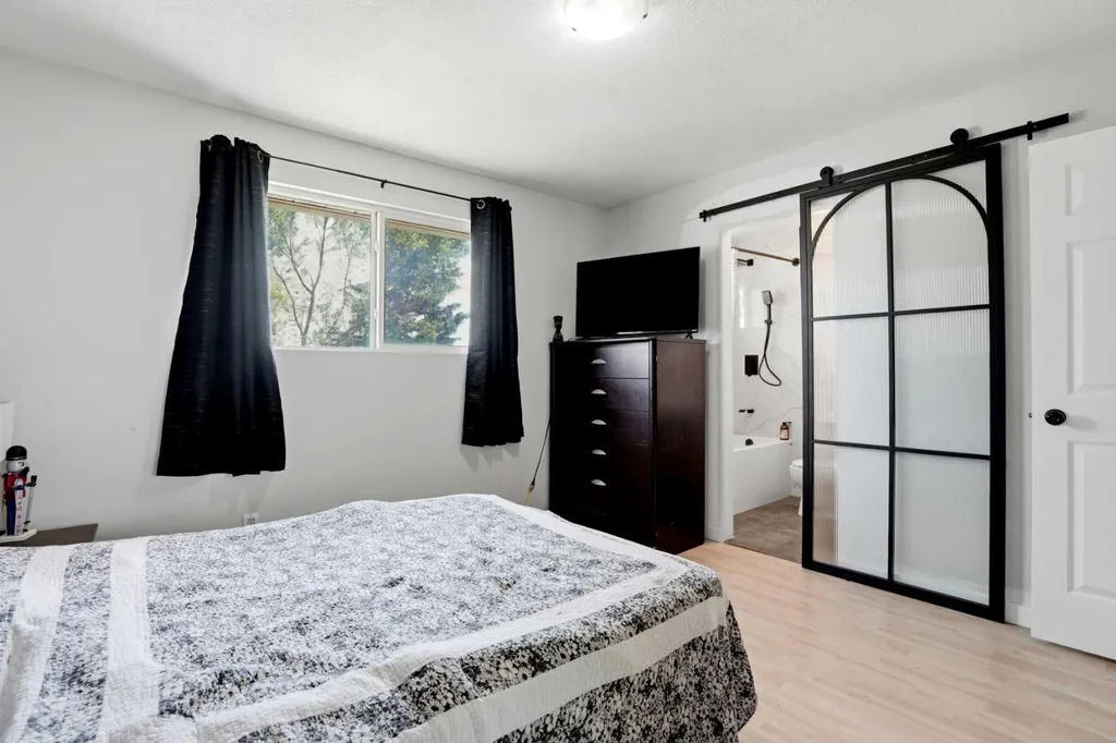 5048 Whitestone Way NE Calgary AB T1Y 1T1