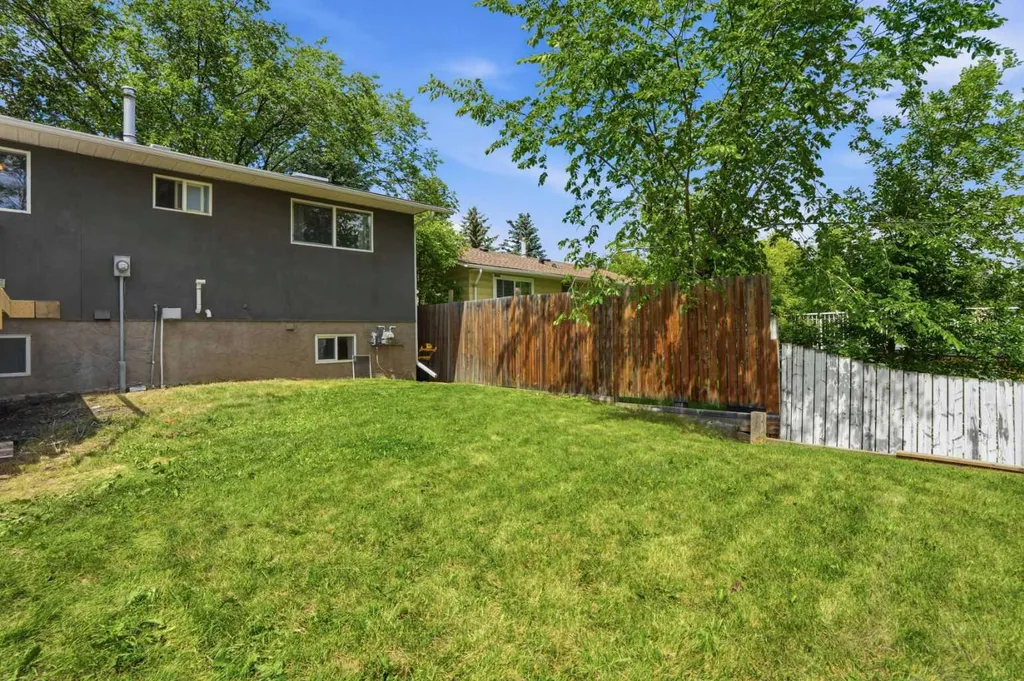 5048 Whitestone Way NE Calgary AB T1Y 1T1