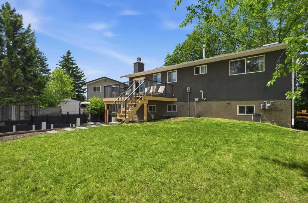 5048 Whitestone Way NE Calgary AB T1Y 1T1