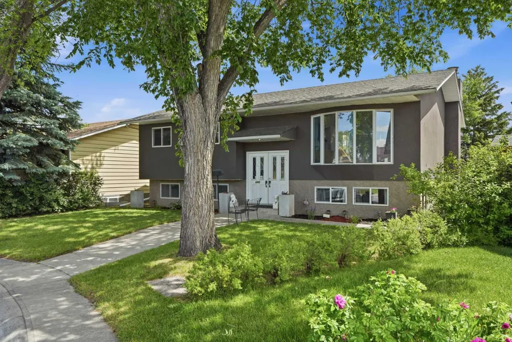5048 Whitestone Way NE Calgary AB T1Y 1T1