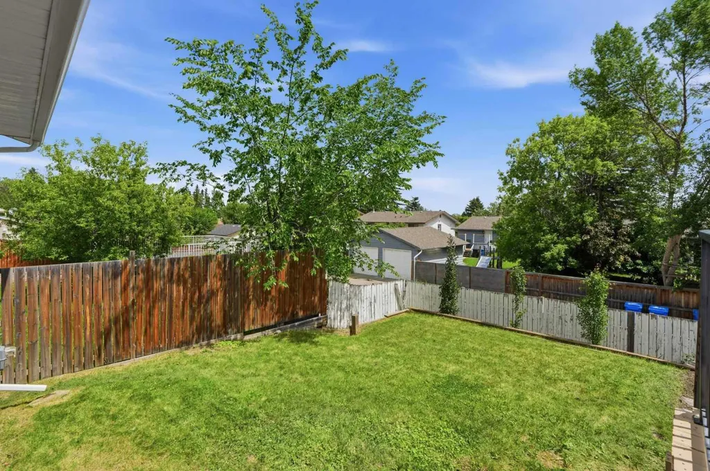5048 Whitestone Way NE Calgary AB T1Y 1T1