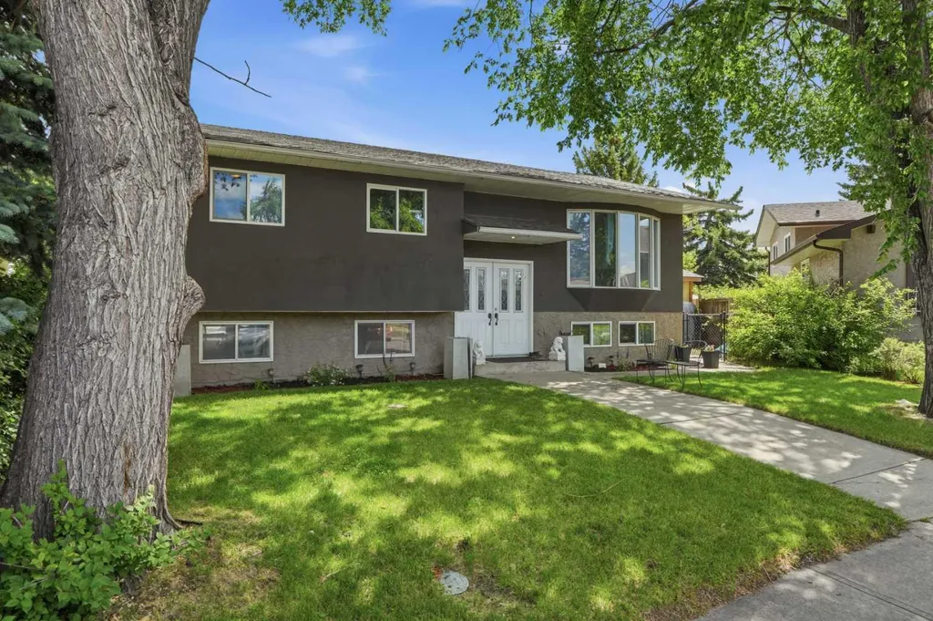 5048 Whitestone Way NE Calgary AB T1Y 1T1