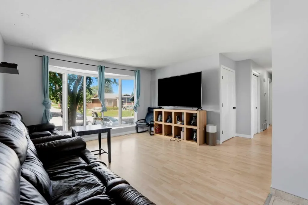 5048 Whitestone Way NE Calgary AB T1Y 1T1