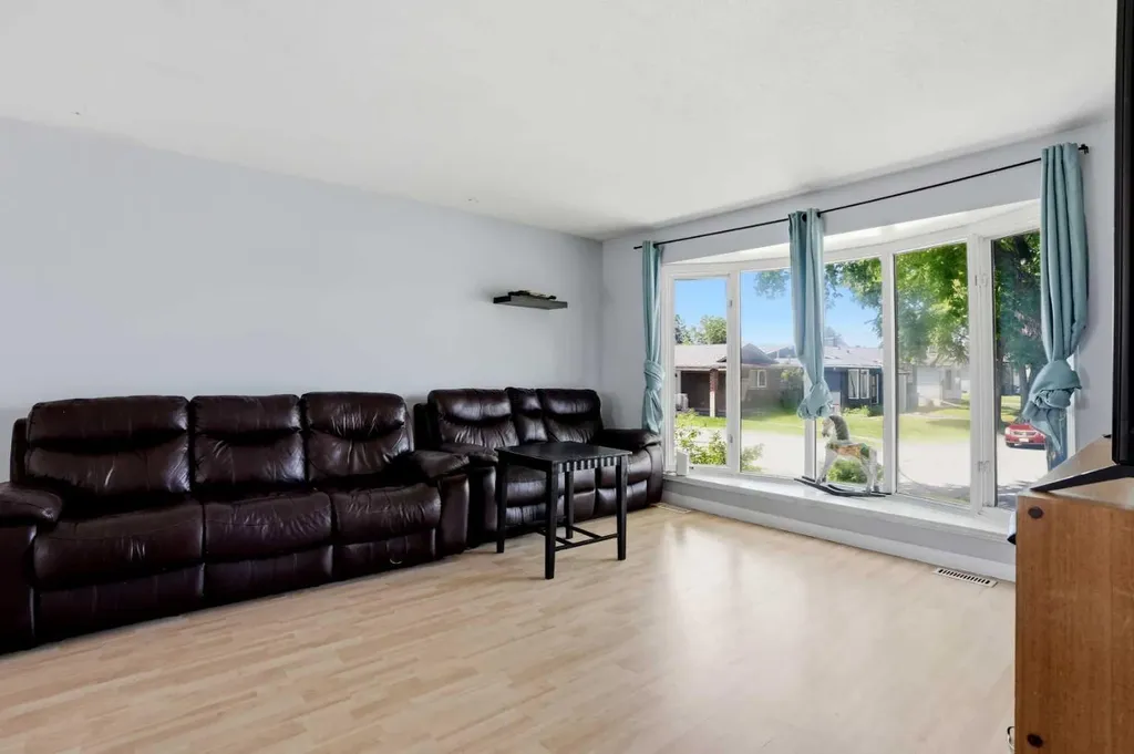 5048 Whitestone Way NE Calgary AB T1Y 1T1
