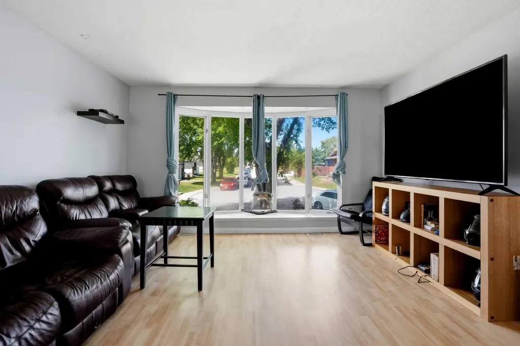 5048 Whitestone Way NE Calgary AB T1Y 1T1