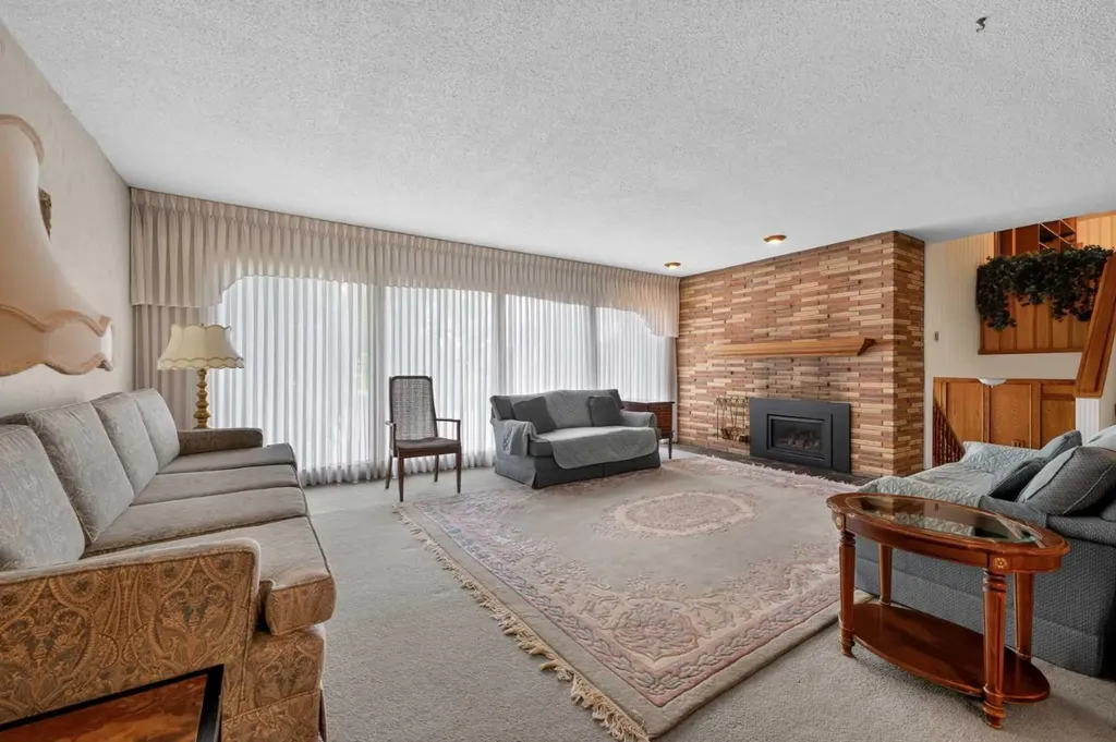 3340 Morley Crescent NW Calgary AB T2M 4K9