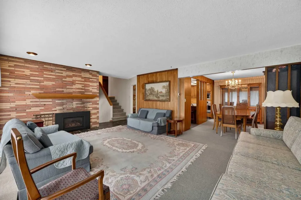 3340 Morley Crescent NW Calgary AB T2M 4K9
