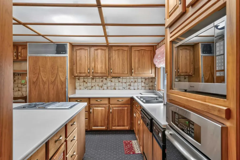 3340 Morley Crescent NW Calgary AB T2M 4K9
