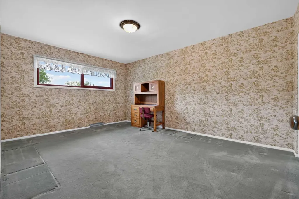 3340 Morley Crescent NW Calgary AB T2M 4K9