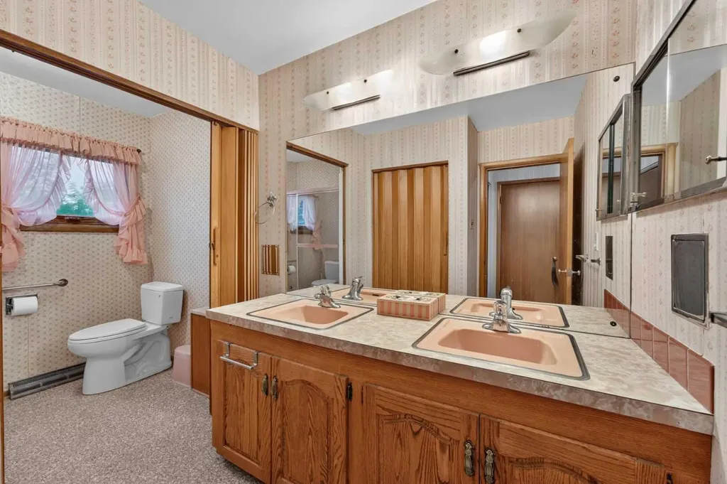 3340 Morley Crescent NW Calgary AB T2M 4K9