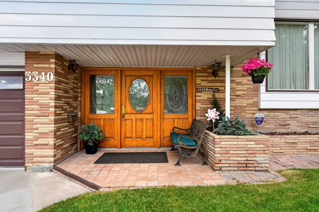 3340 Morley Crescent NW Calgary AB T2M 4K9