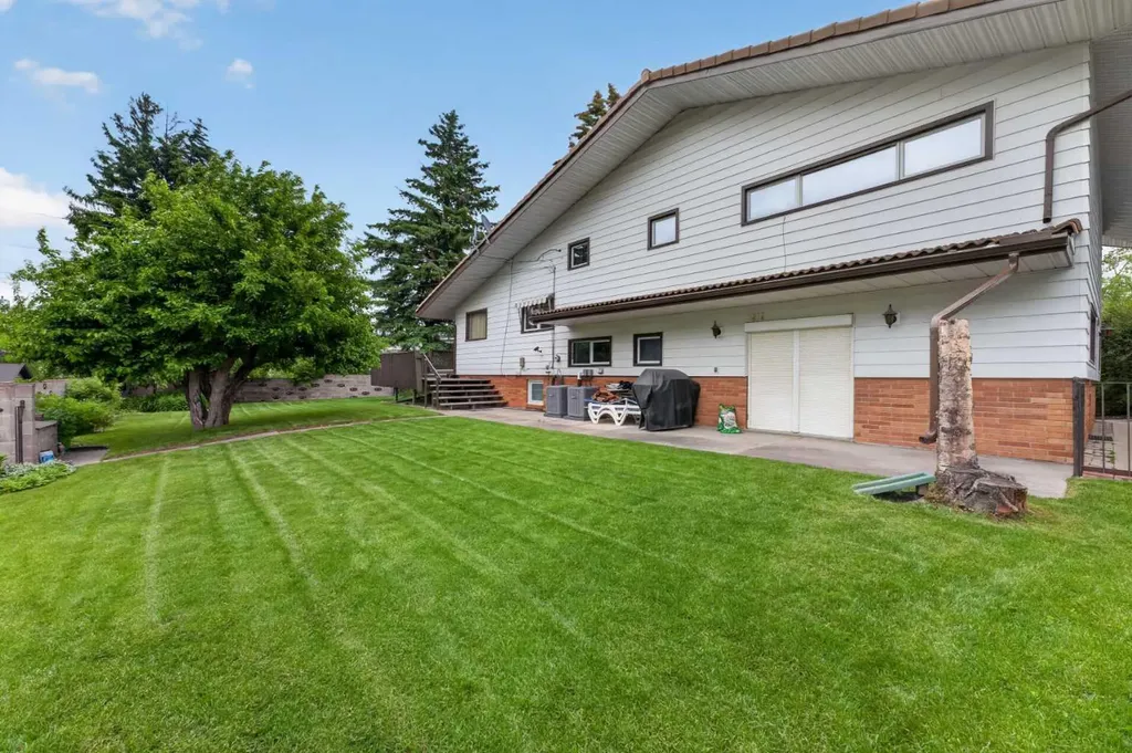 3340 Morley Crescent NW Calgary AB T2M 4K9