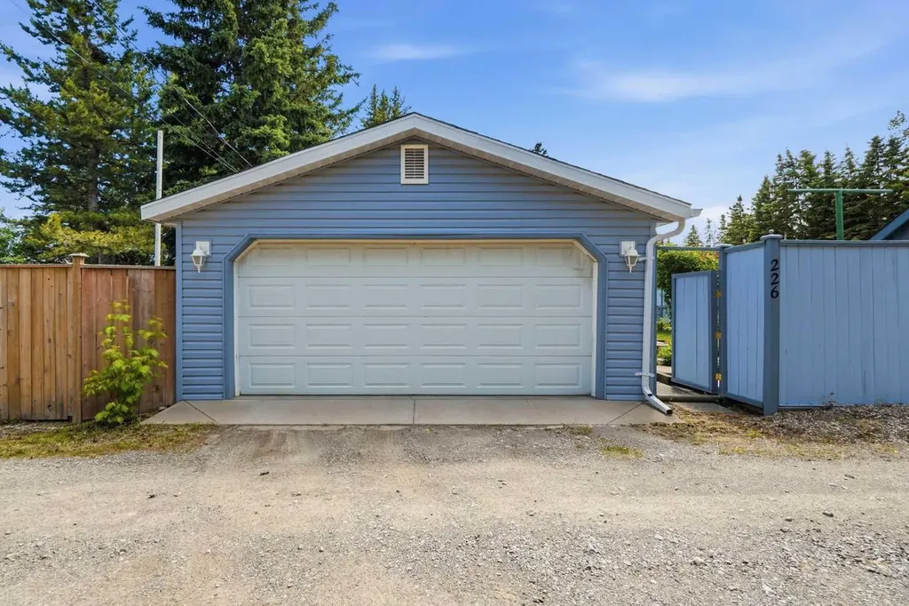 226 Edgar Avenue NW Diamond Valley AB T0L0H0