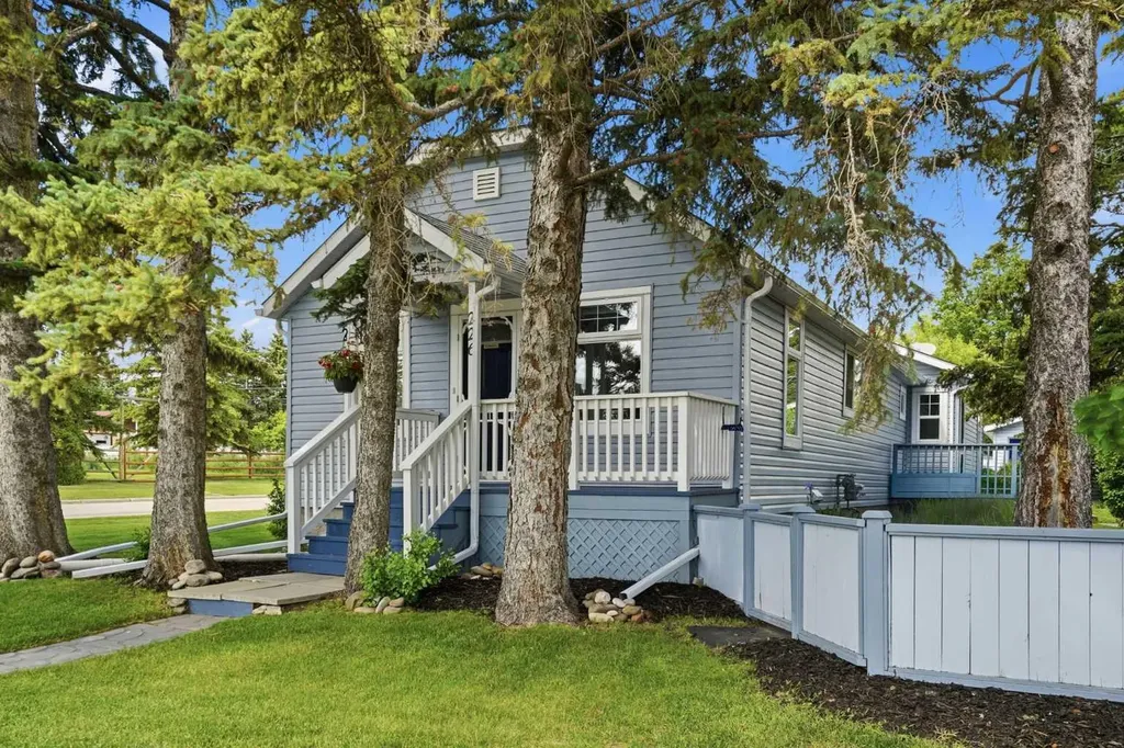 226 Edgar Avenue NW Diamond Valley AB T0L0H0