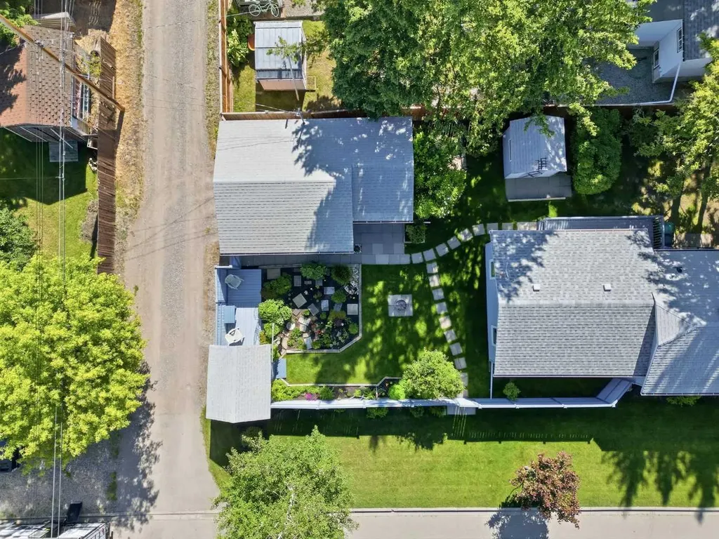 226 Edgar Avenue NW Diamond Valley AB T0L0H0
