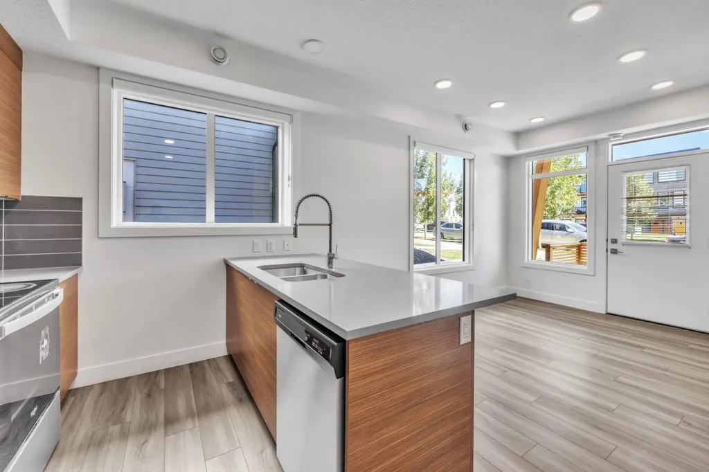19625 45 Street SE Calgary AB T3M 3A7