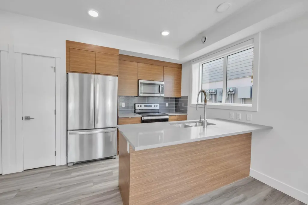 19625 45 Street SE Calgary AB T3M 3A7