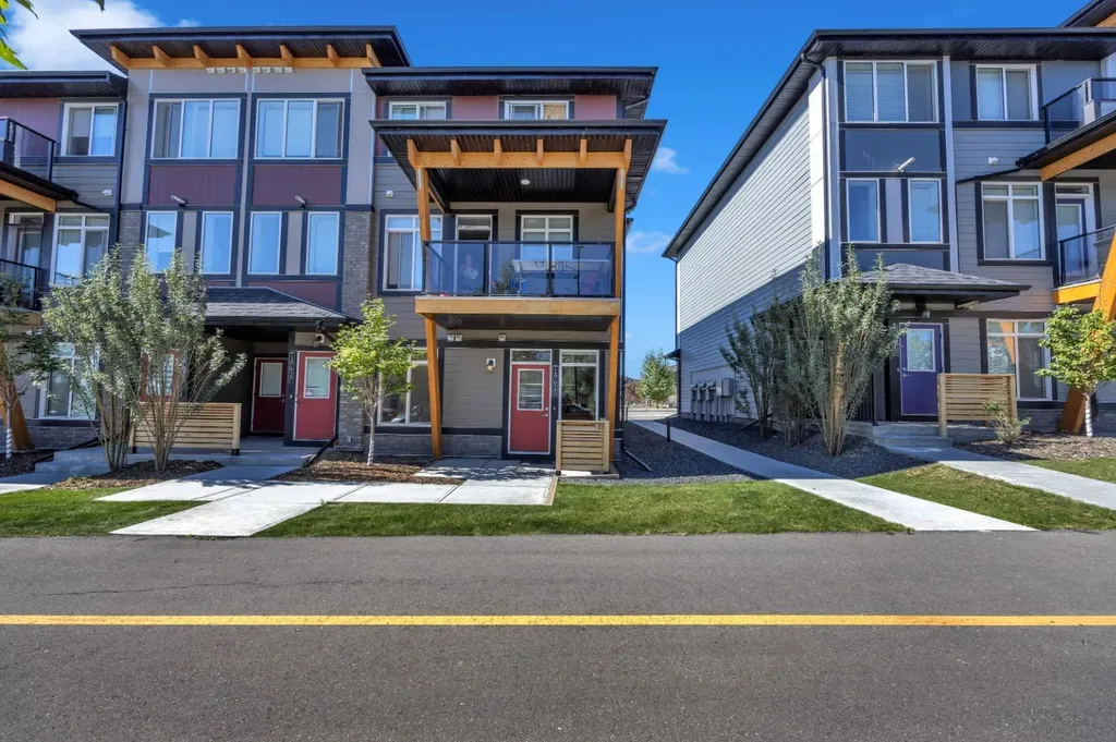 19625 45 Street SE Calgary AB T3M 3A7