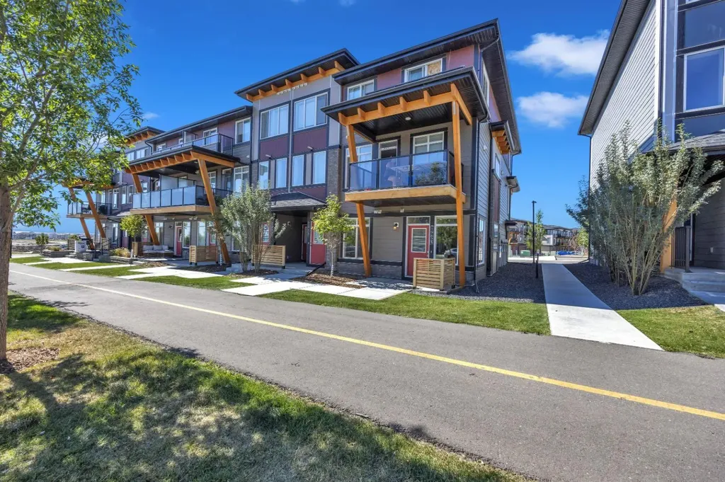 19625 45 Street SE Calgary AB T3M 3A7