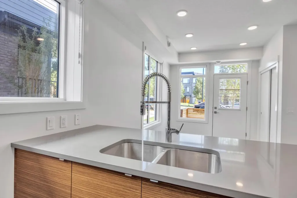19625 45 Street SE Calgary AB T3M 3A7
