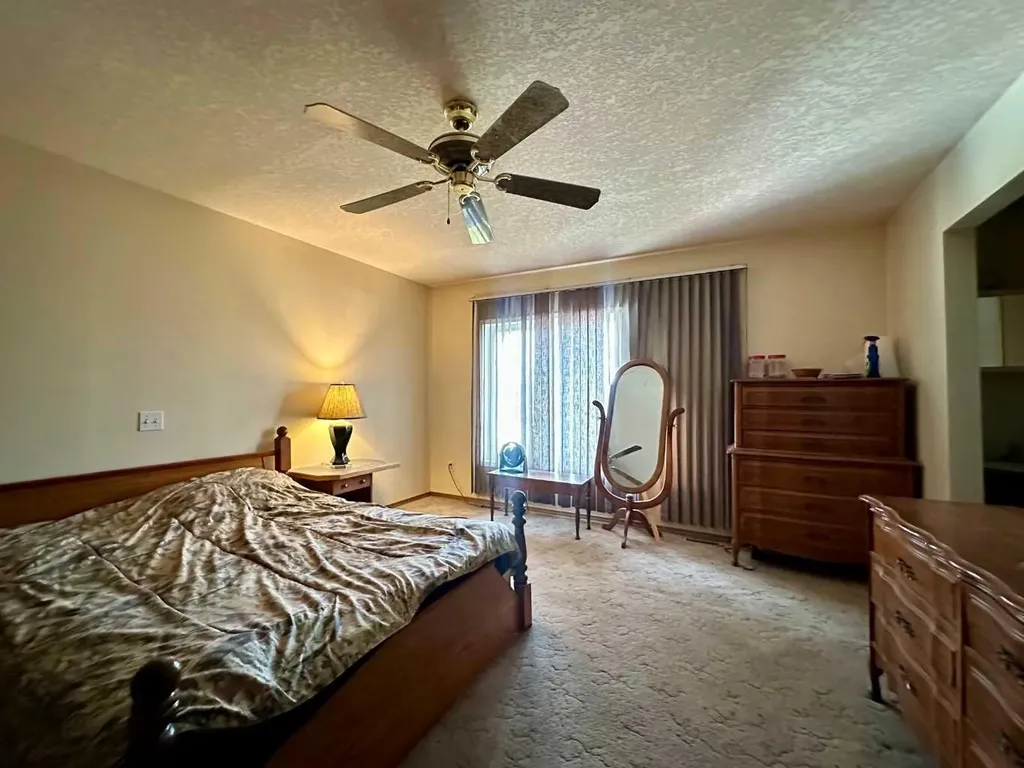 4713 43 Street Mayerthorpe AB T0E 1N0