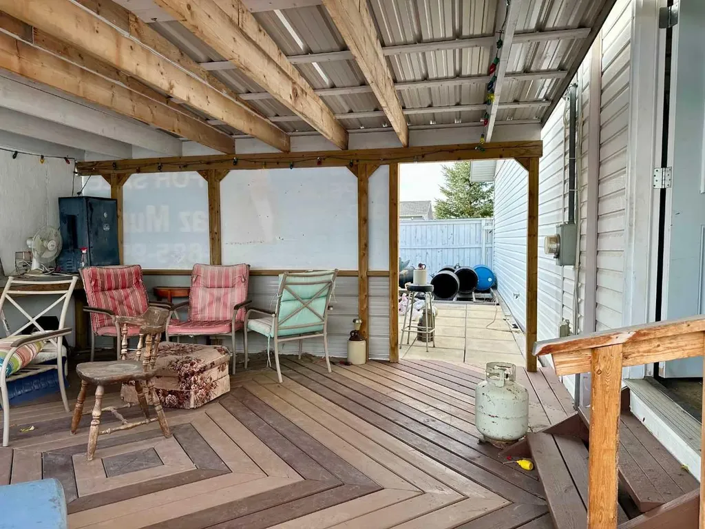 4713 43 Street Mayerthorpe AB T0E 1N0