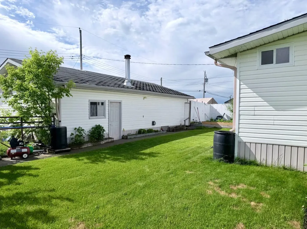 4713 43 Street Mayerthorpe AB T0E 1N0