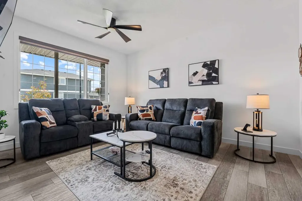 37 Legacy Glen Point SE Calgary AB T2X 4T2
