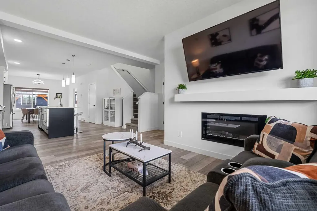 37 Legacy Glen Point SE Calgary AB T2X 4T2