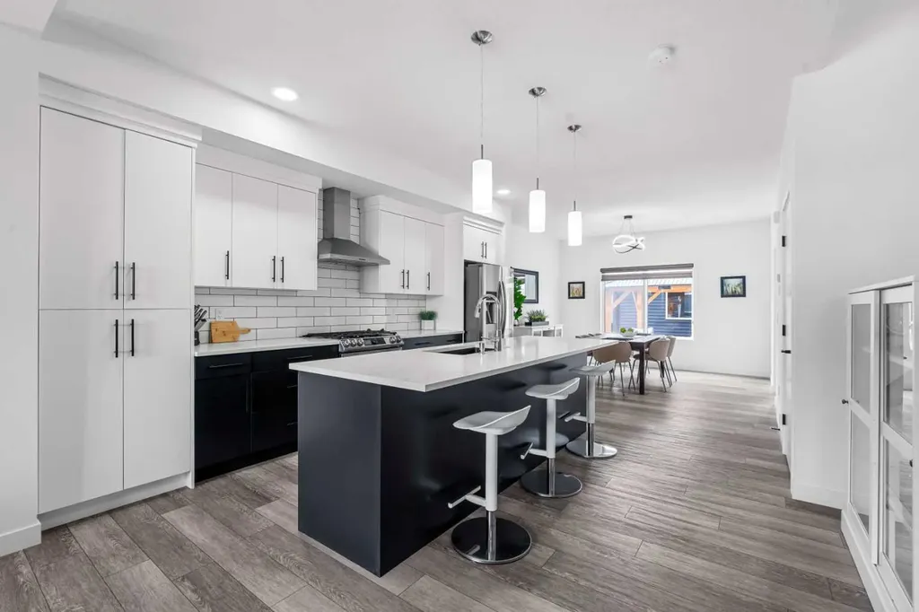 37 Legacy Glen Point SE Calgary AB T2X 4T2