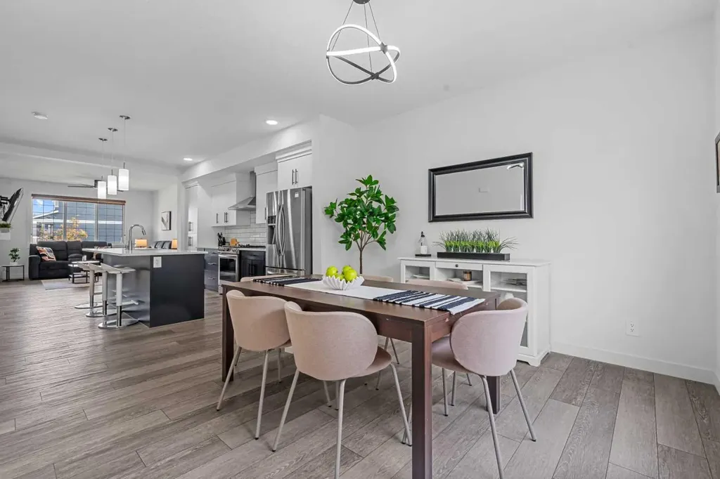 37 Legacy Glen Point SE Calgary AB T2X 4T2