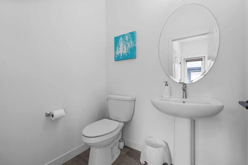 37 Legacy Glen Point SE Calgary AB T2X 4T2