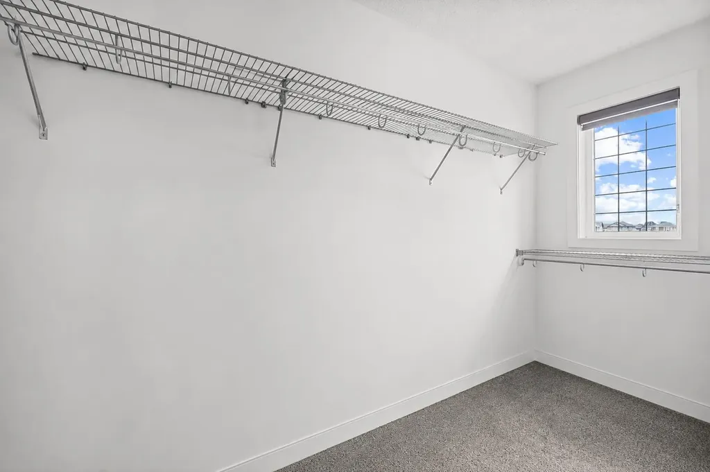 37 Legacy Glen Point SE Calgary AB T2X 4T2