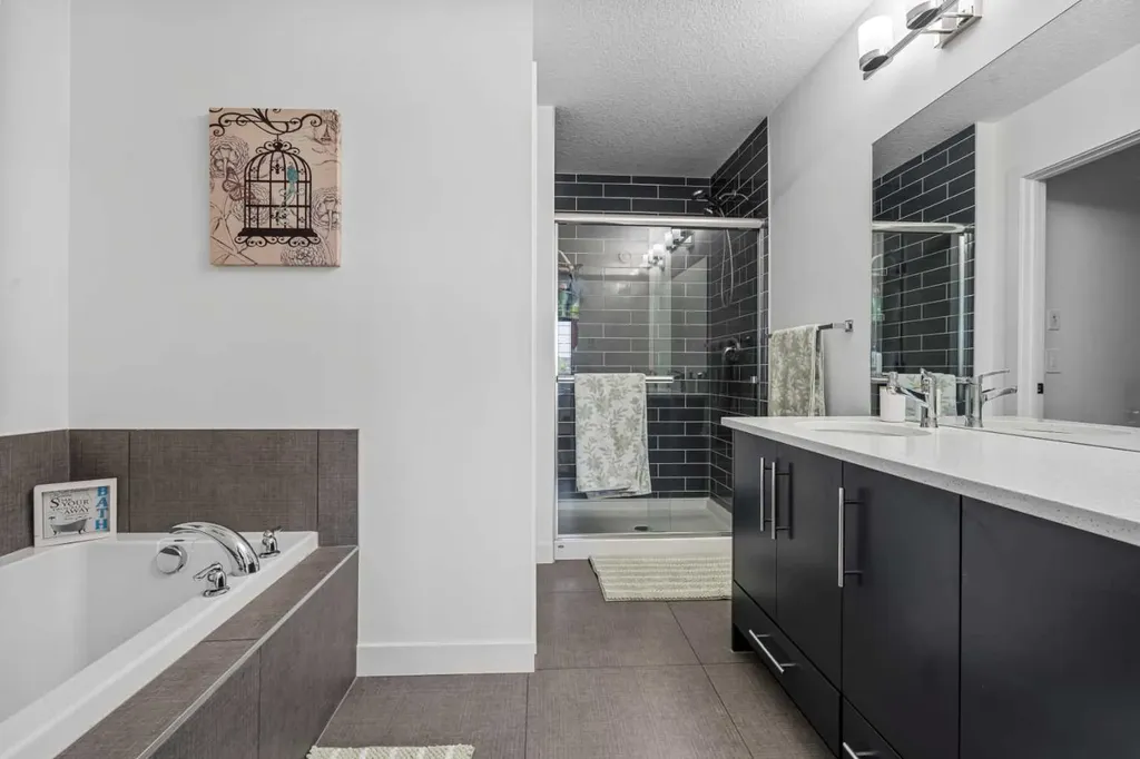 37 Legacy Glen Point SE Calgary AB T2X 4T2