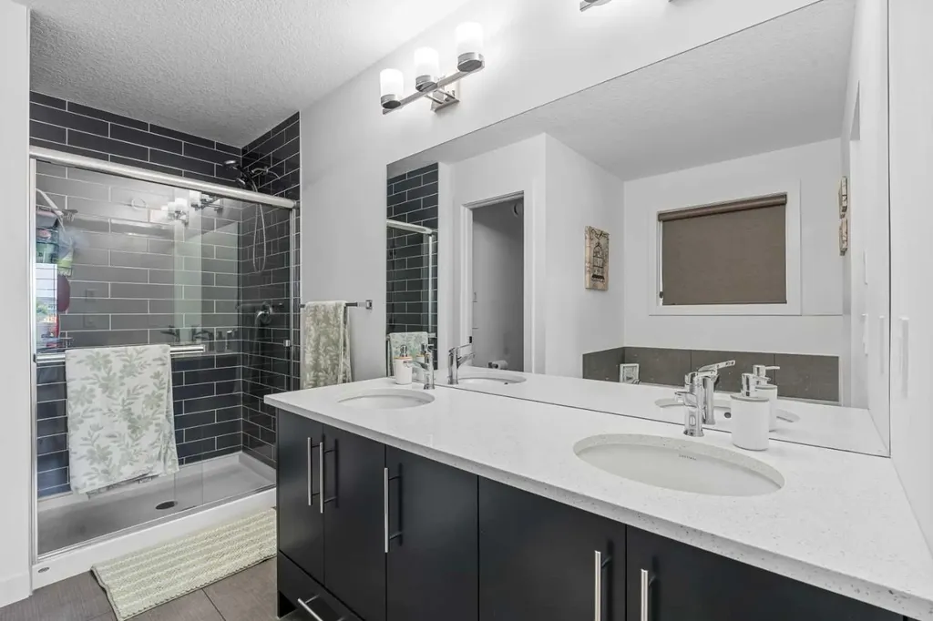 37 Legacy Glen Point SE Calgary AB T2X 4T2