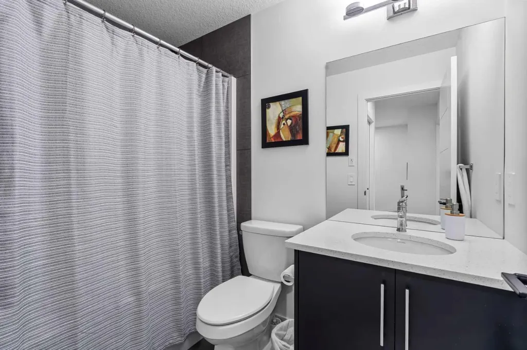 37 Legacy Glen Point SE Calgary AB T2X 4T2