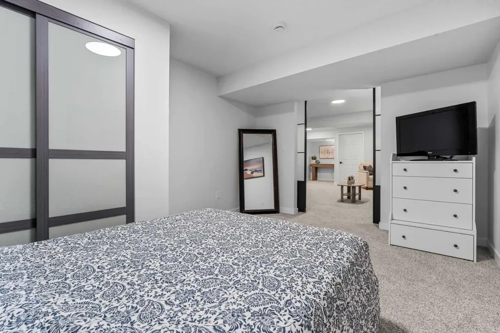 37 Legacy Glen Point SE Calgary AB T2X 4T2