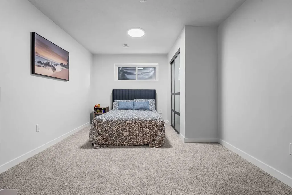 37 Legacy Glen Point SE Calgary AB T2X 4T2