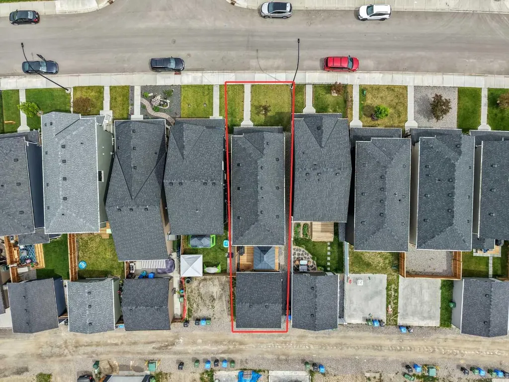 37 Legacy Glen Point SE Calgary AB T2X 4T2