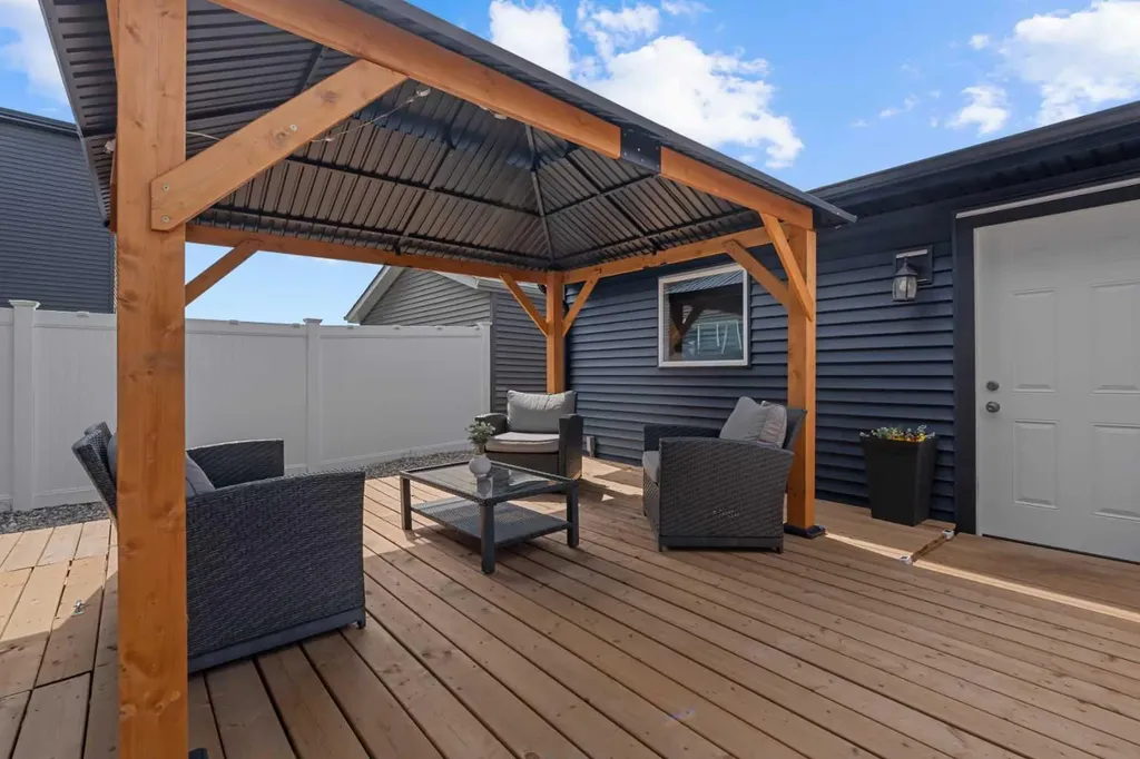 37 Legacy Glen Point SE Calgary AB T2X 4T2