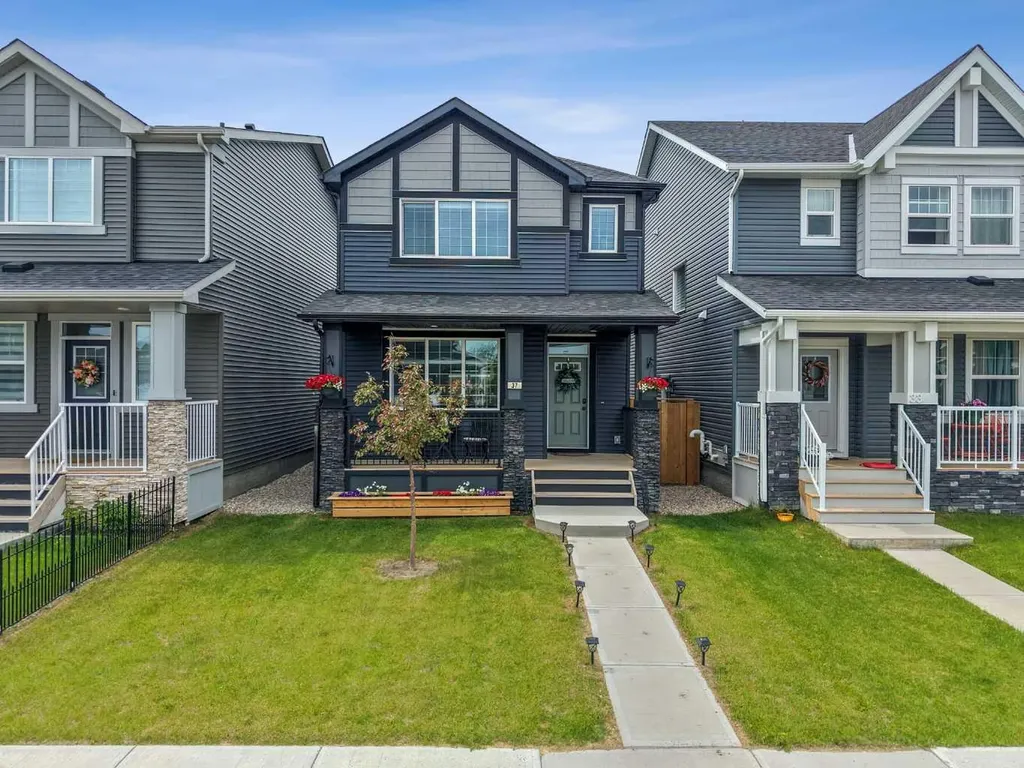 37 Legacy Glen Point SE Calgary AB T2X 4T2
