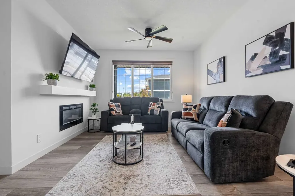 37 Legacy Glen Point SE Calgary AB T2X 4T2