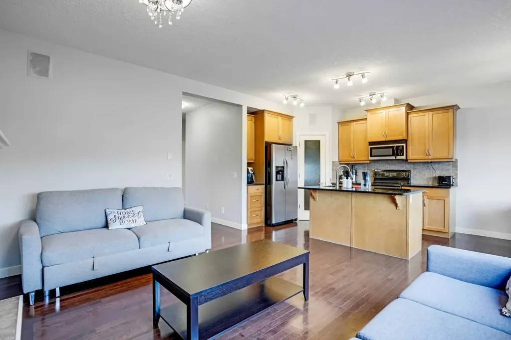 1728 Luxstone Drive SW Airdrie AB T4B 0H4