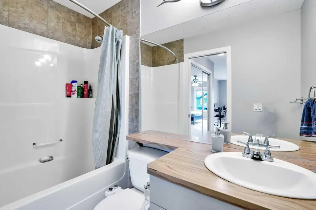 1728 Luxstone Drive SW Airdrie AB T4B 0H4