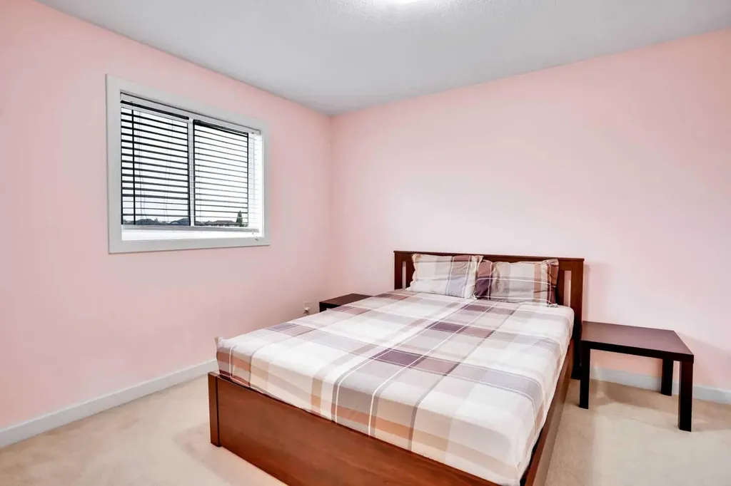 1728 Luxstone Drive SW Airdrie AB T4B 0H4