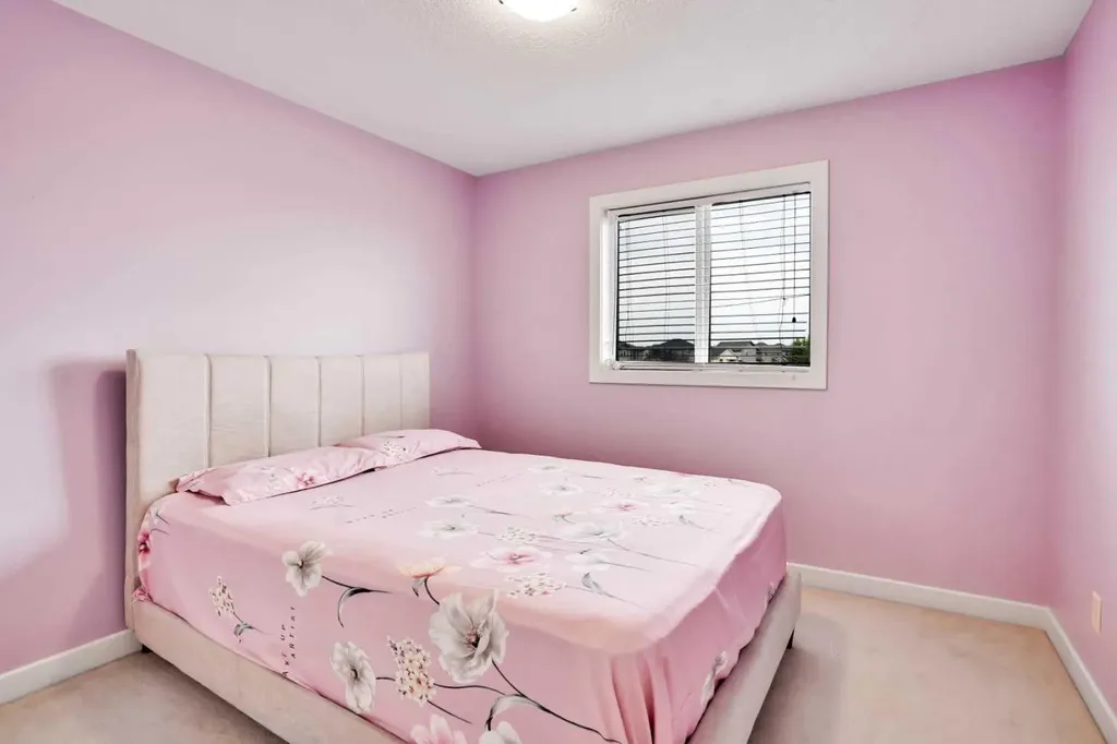 1728 Luxstone Drive SW Airdrie AB T4B 0H4