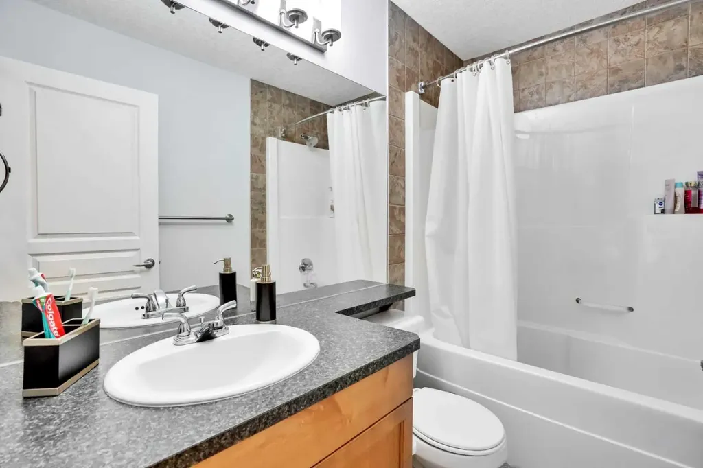 1728 Luxstone Drive SW Airdrie AB T4B 0H4