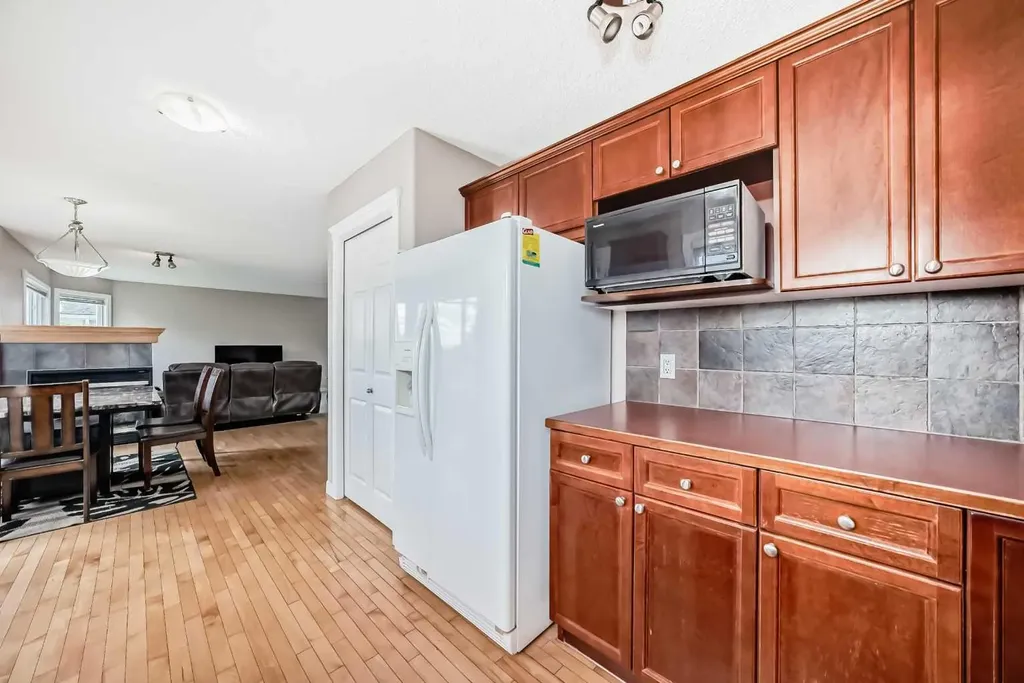 95 Rockledge Terrace NW Calgary AB T3G 5R9