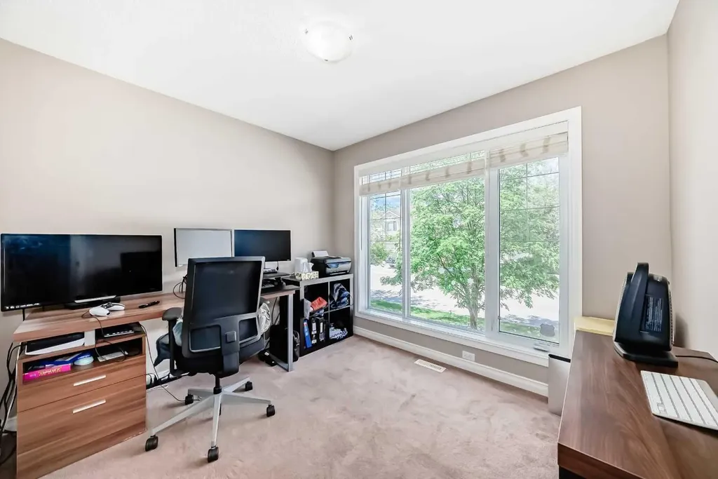 95 Rockledge Terrace NW Calgary AB T3G 5R9