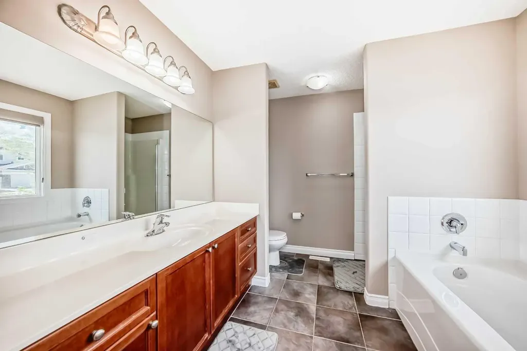 95 Rockledge Terrace NW Calgary AB T3G 5R9